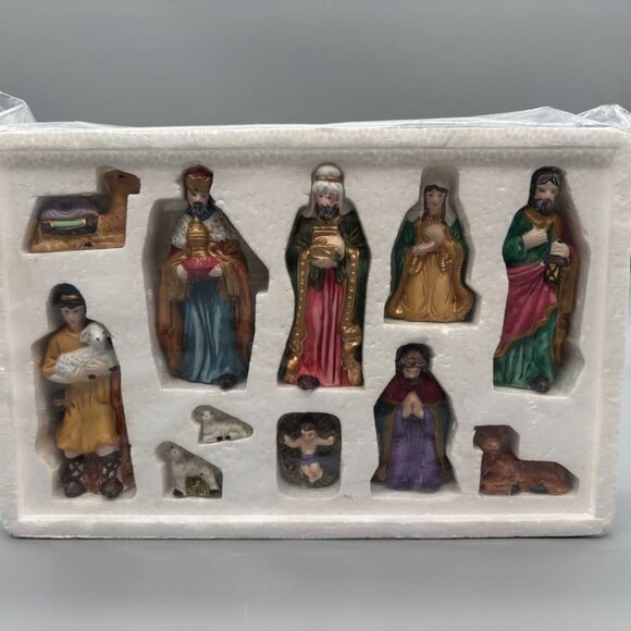 Vintage Nativity Set #5 Ceramic Hand-Painted Christmas Figurines - Picture 1 of 5